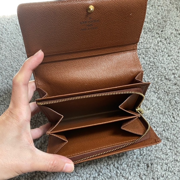 LV Wallet - Picture 13 of 16